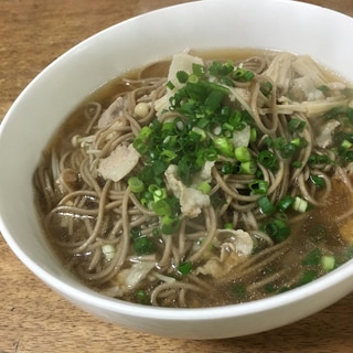 豚肉とえのきのあったかい蕎麦